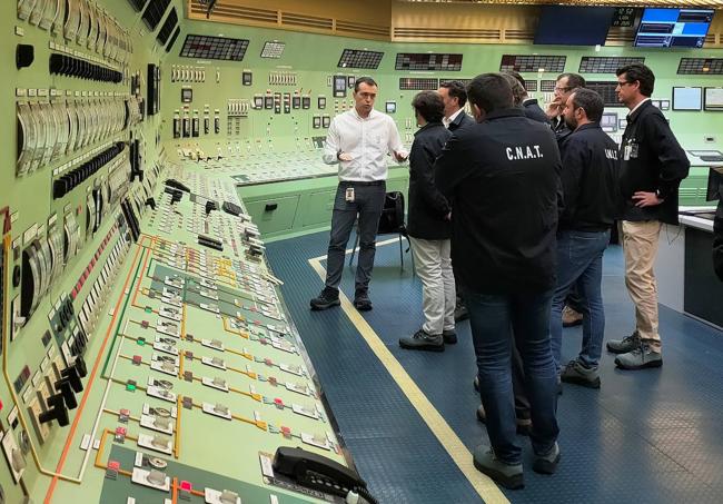 En la sala de control