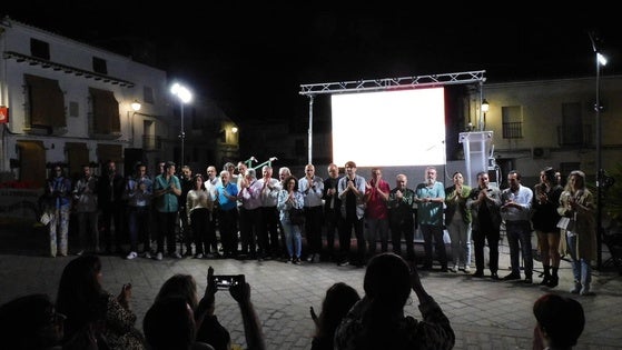 Cerca de 300 personas se concentran en Almaraz para rechazar el cierre de la central nuclear