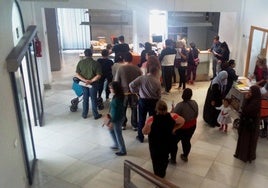 Vecinos y vecinas en las dependencias municipales