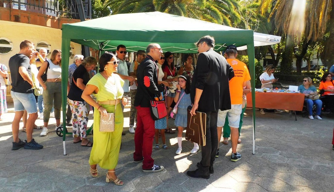Gran acogida del encuentro de cortadores de jamón solidario