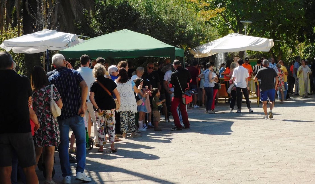Gran acogida del encuentro de cortadores de jamón solidario