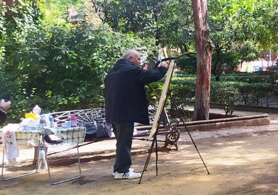 Pintor en el parque municipal de Navalmoral