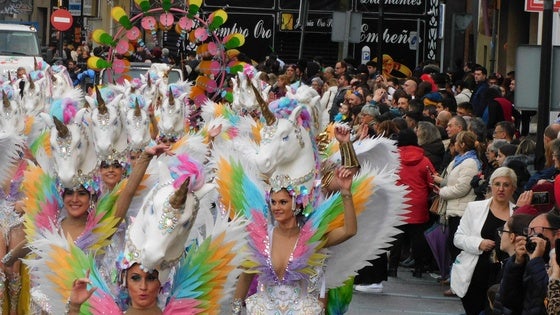 Las peñas que participen en los desfiles del Carnaval recibirán hasta 82.500 euros en subvenciones