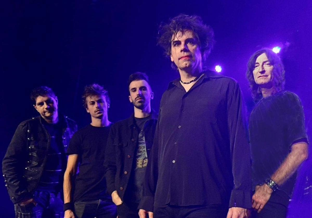 Más de cuatro décadas de carrera a sus espaldas lleva Inside The Cure