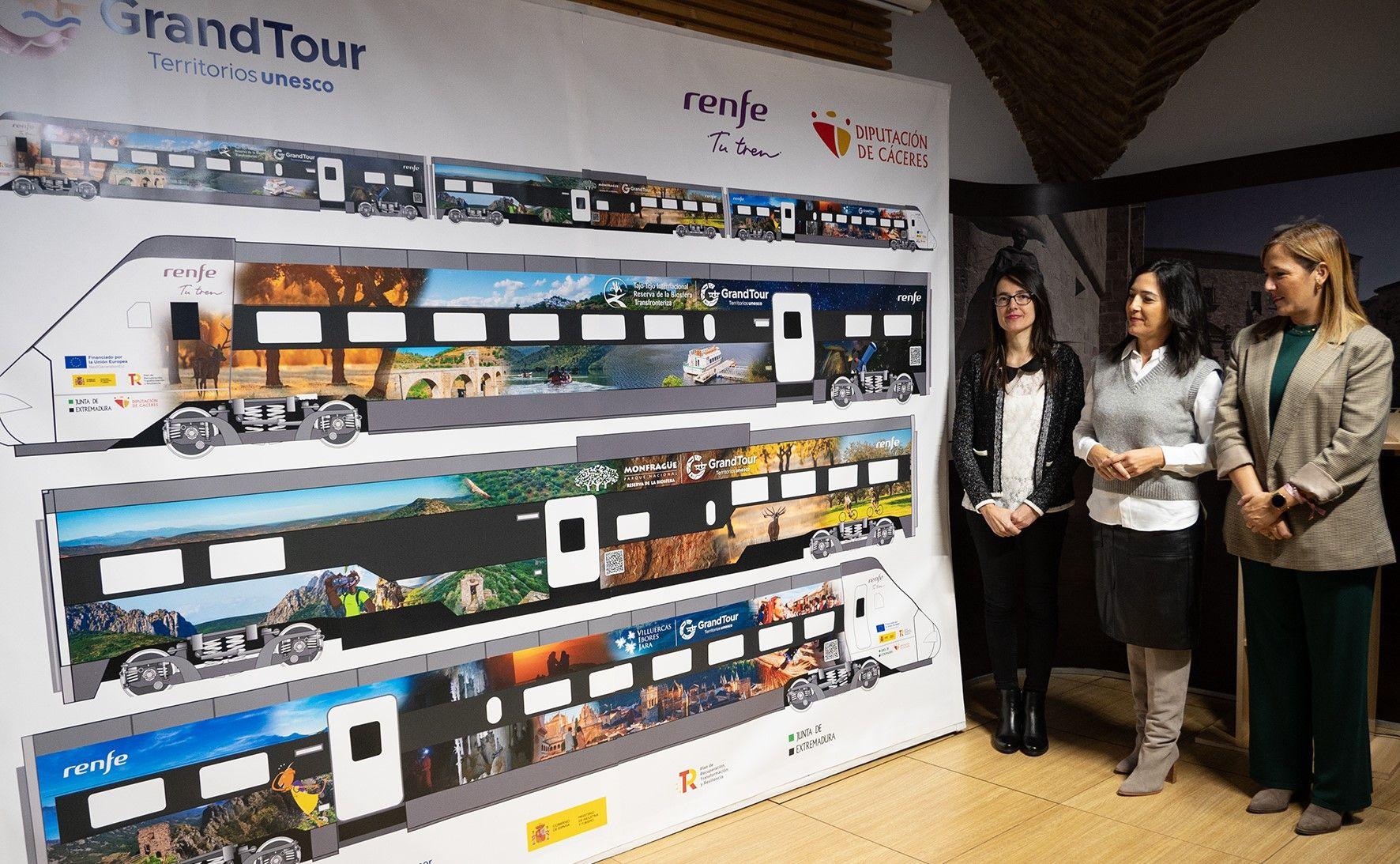 El tren turístico de los Ibores hace parada en Navalmoral