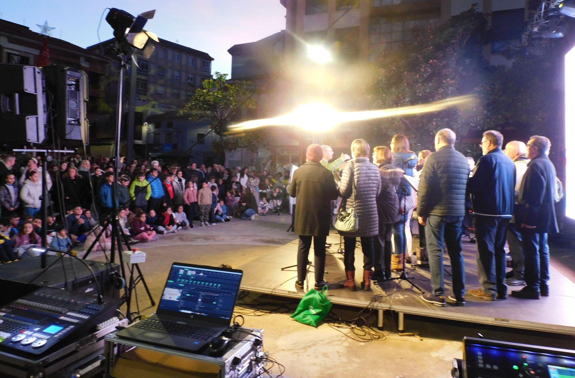 El encendido de la iluminación abre la programación navideña