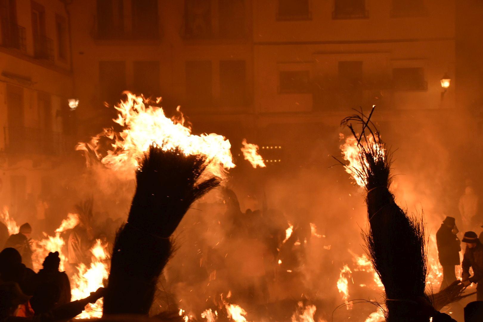 Miles de visitantes respaldan el estreno del Interés Turístico Nacional de Los Escobazos