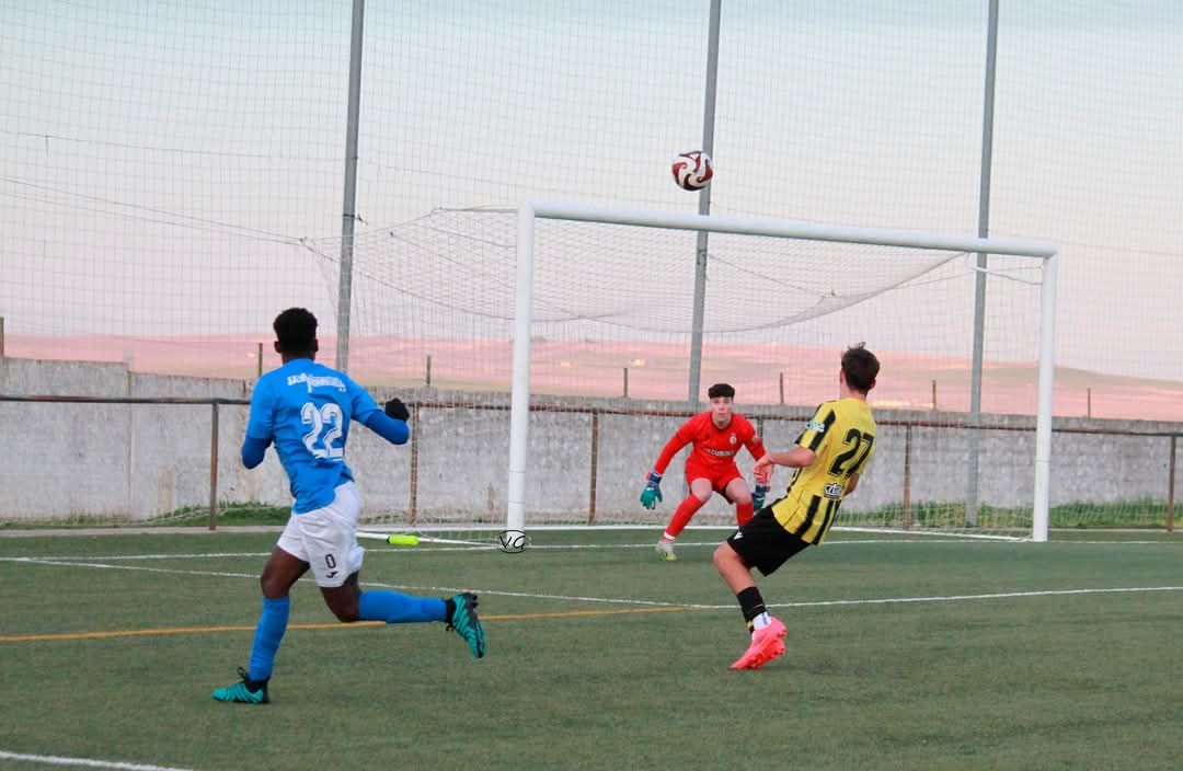Lamine adelantó al Talayuela con un golazo
