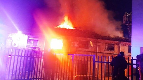 Un incendio en el 'Hospitalillo' obliga a desalojar a ocho familias