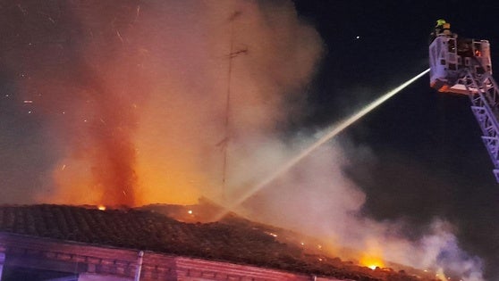 El Ayuntamiento está «en contacto permanente» con los afectados por el incendio para cubrir sus necesidades