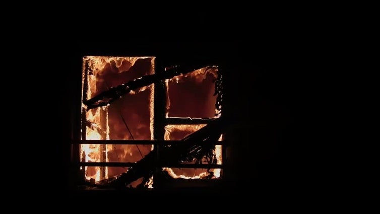 Un incendio obliga a desalojar a ocho familias en Navalmoral