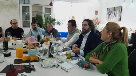 «Pasivo en la gestión y el mejor ejecutor del Ministerio en las obras del tren»