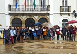 Concentración a las puertas del Ayuntamiento