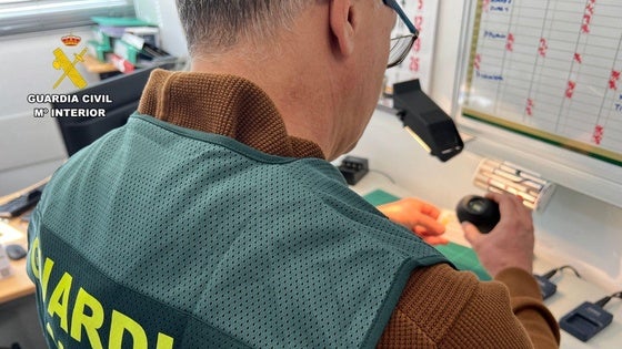 Detenido un hombre que intentaba suplantar la identidad de otra persona para recuperar el permiso de conducir