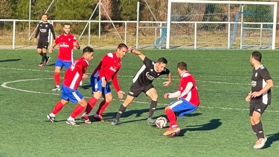 La lucha por la liga de veteranos se amplía a cinco equipos tras una jornada con sorpresas