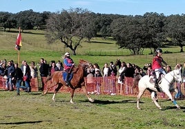 Gran ambiente en Toril en las carreras de caballos de San Blas