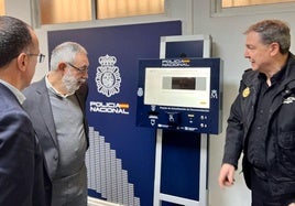 El alcalde, el subdelegado del Gobierno y el inspector jefe en La Inmaculada