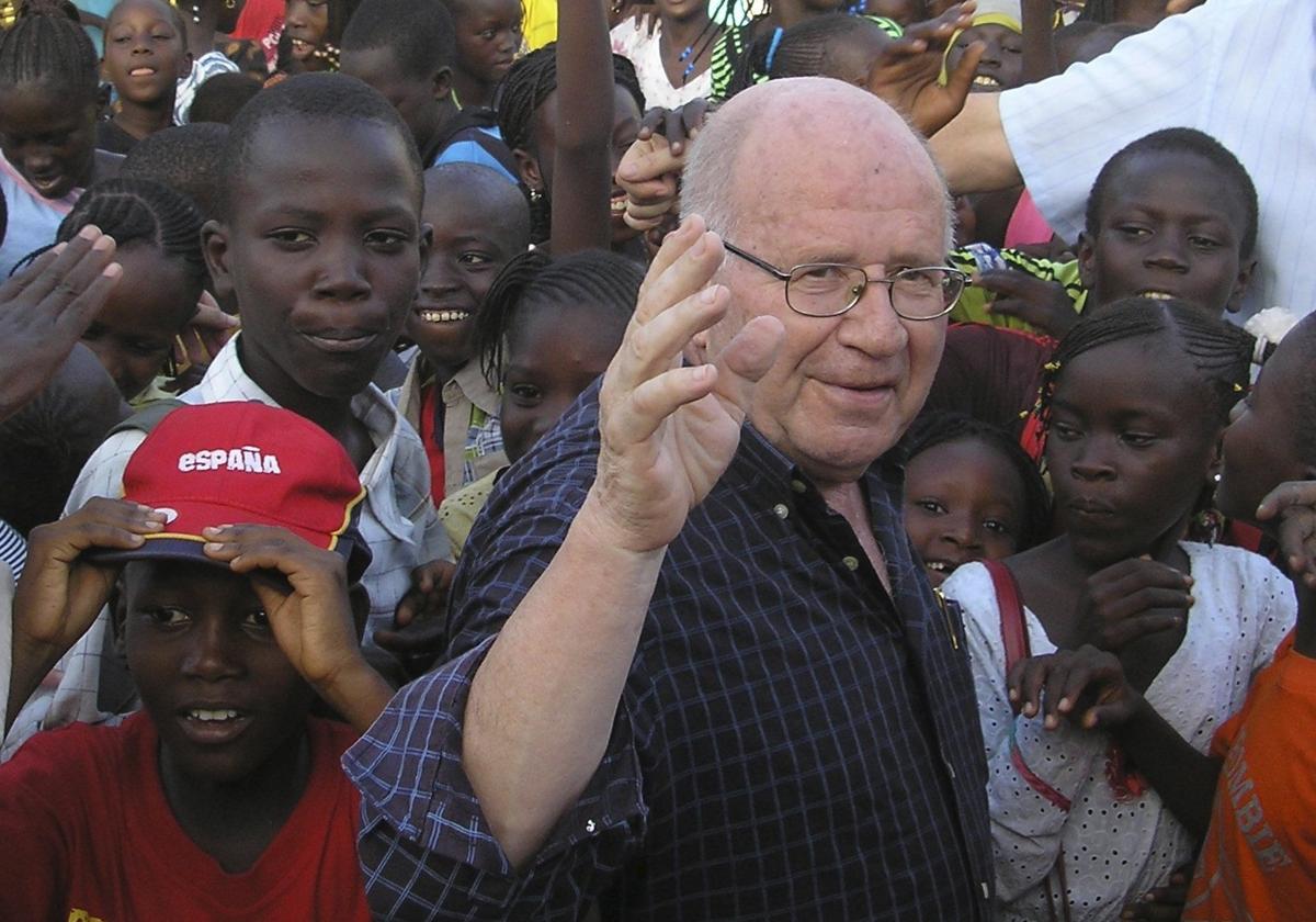 David González en Senegal, donde un pabellón sanitario lleva su nombre