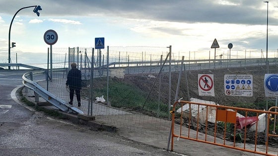 El PSOE reclama un itinerario peatonal seguro para Pozo Rancon y Navarrosa y para los estudiantes del Almanzor y el Zurbarán