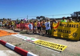 Protesta contra la energía nuclear a las puertas de la central