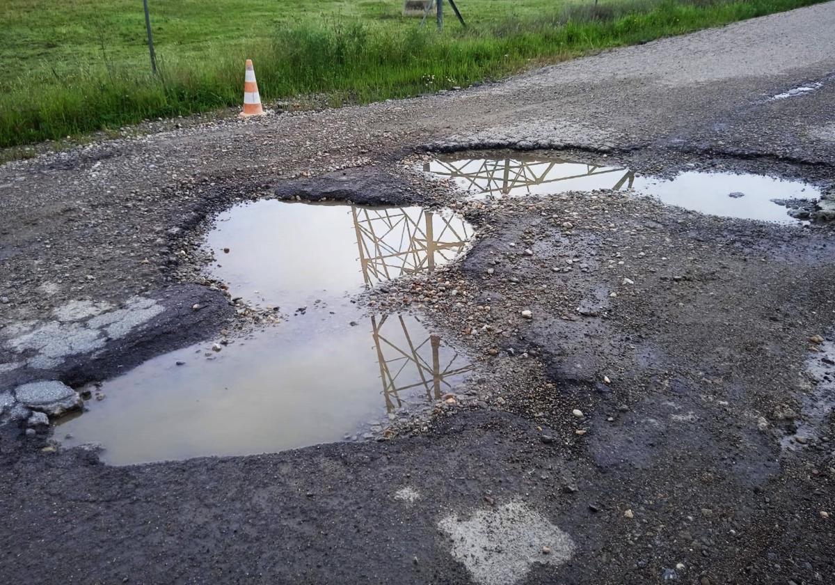 Los baches vuelven a ser abundantes en esta zona
