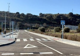Uno de los viales de la nueva urbanización de La Bamba
