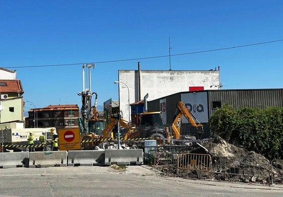 El Ayuntamiento debe atender el daño que sufren vecinos, empresas y trabajadores por las obras del tren