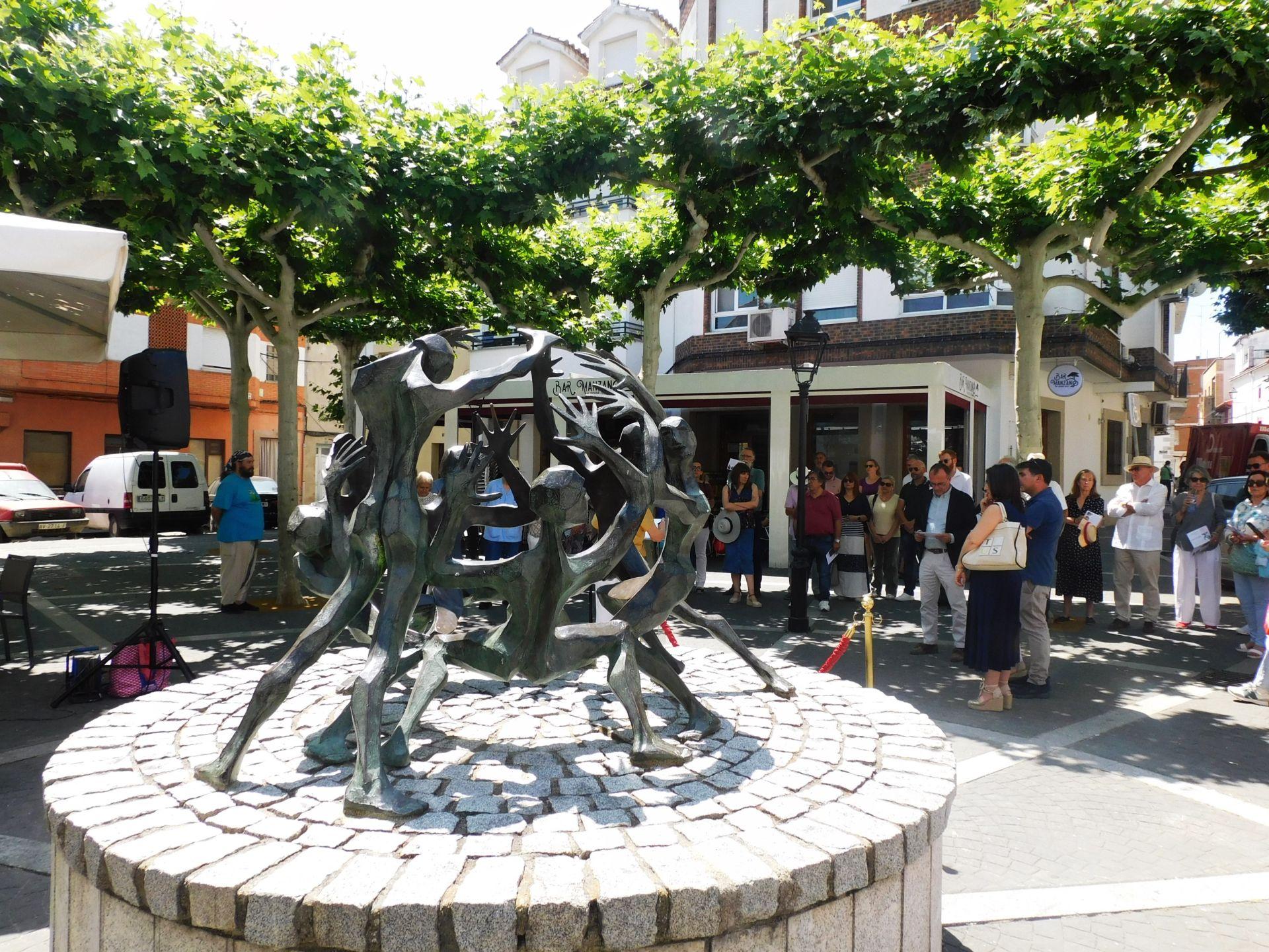 Claudio Favier Orendain recibe un cálido homenaje