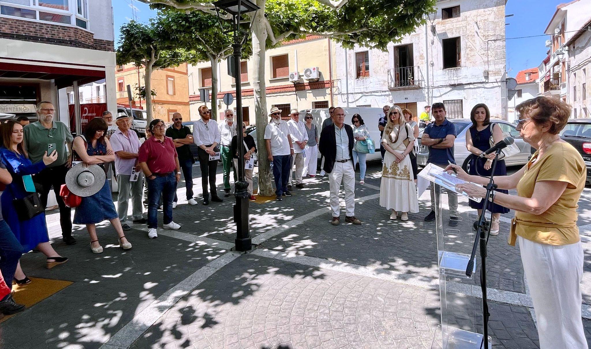 Claudio Favier Orendain recibe un cálido homenaje