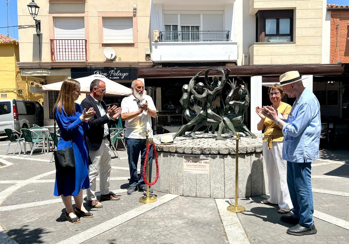 'Los Atlantes' llevan, por fin, el nombre de su autor