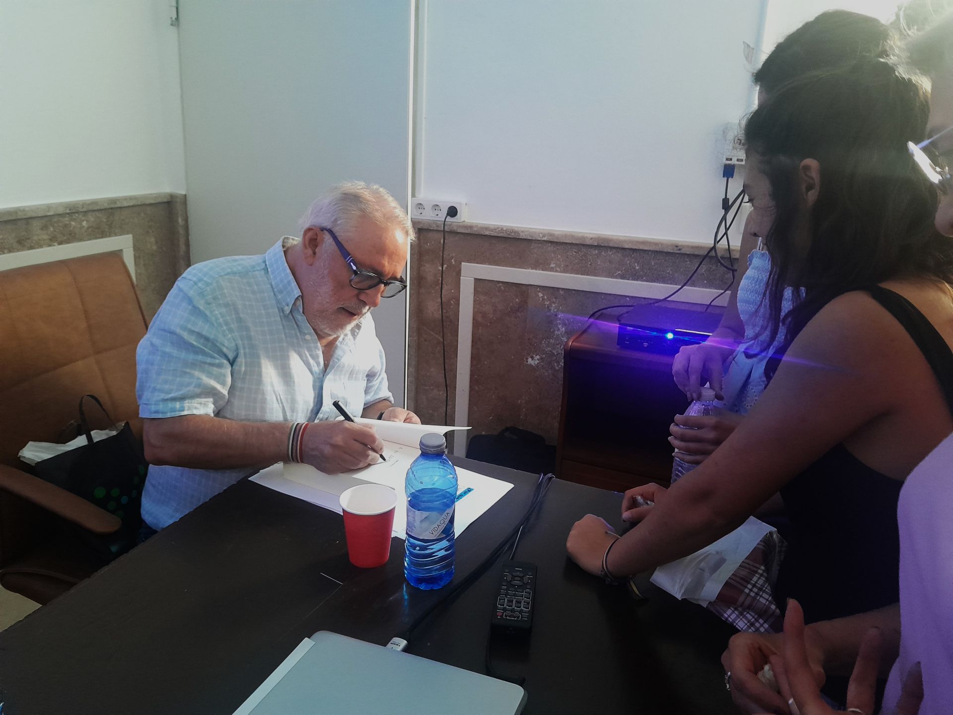 Gran acogida de la presentación de la 'Obra poética' de Manuel Gómez