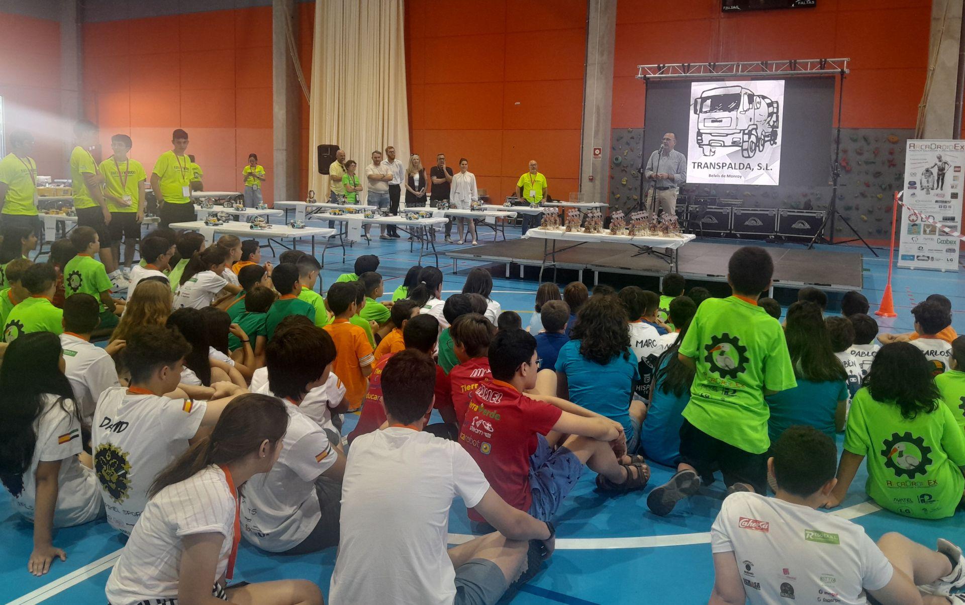 La robótica educativa 'toma' el pabellón Antonio Jara