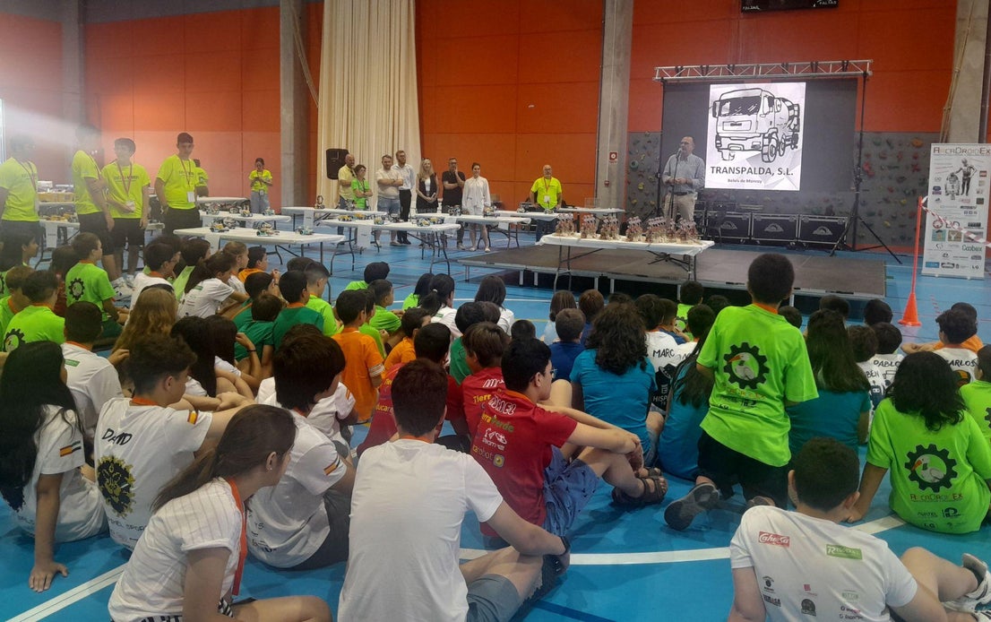 La robótica educativa 'toma' el pabellón Antonio Jara