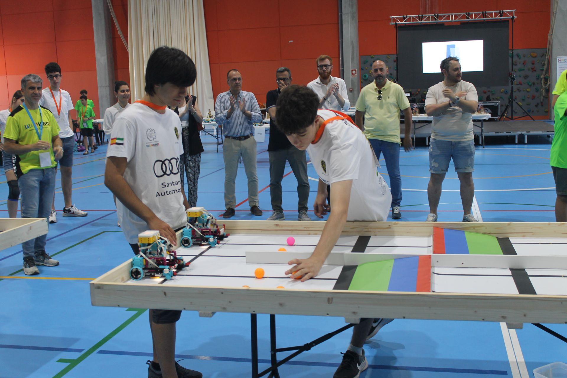 La robótica educativa 'toma' el pabellón Antonio Jara