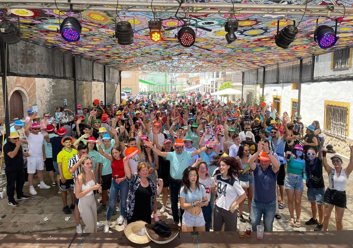 Ambiente festivo por San Juan en Saucedilla