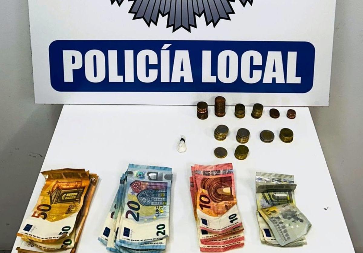 Material y dinero incautado al detenido