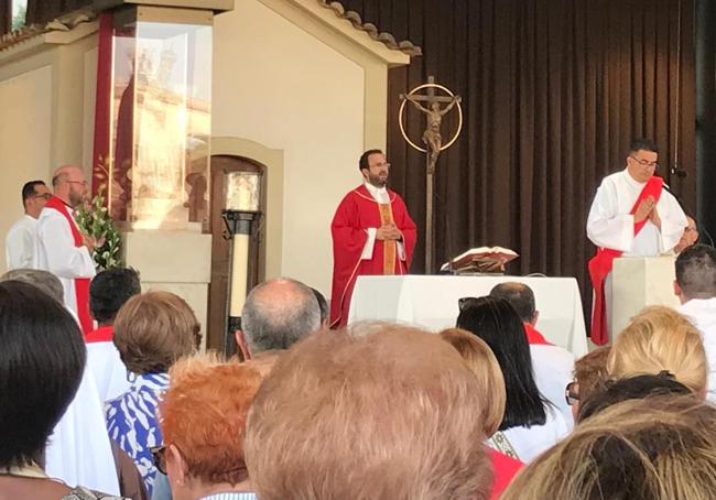 El diácono Óscar Salgado durante la Eucaristía