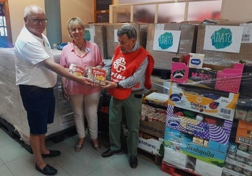 La asociación ADATO dona más de 23.000 kilos de galletas