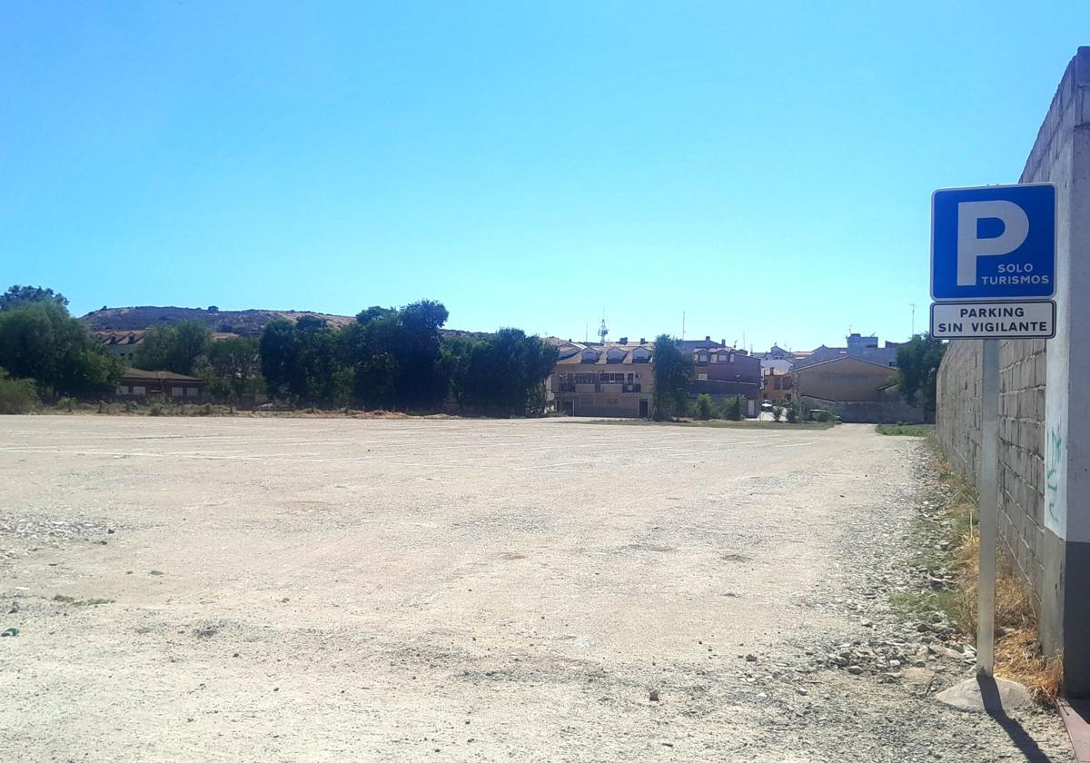 Entrada desde la avenida de San Isidro