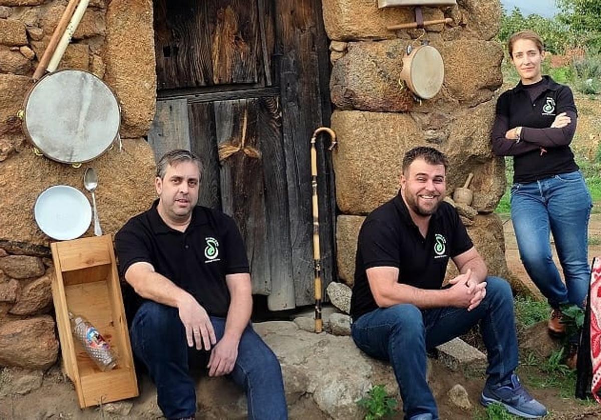 Integrantes de Ajechao Folk