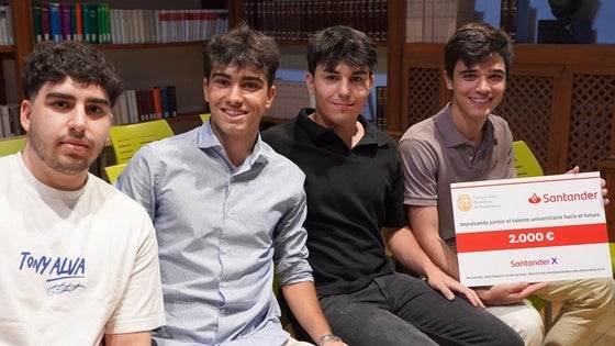 Dos jóvenes universitarios moralos, finalistas nacionales