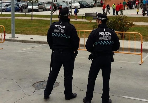 La Policía Local detiene a un hombre al que sorprenden en el interior de una vivienda