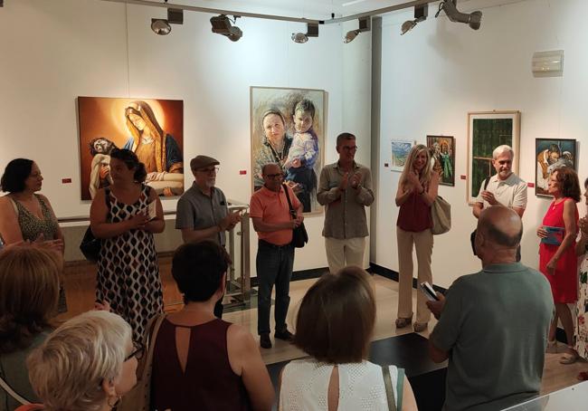 Aplausos en la inauguración de la muestra