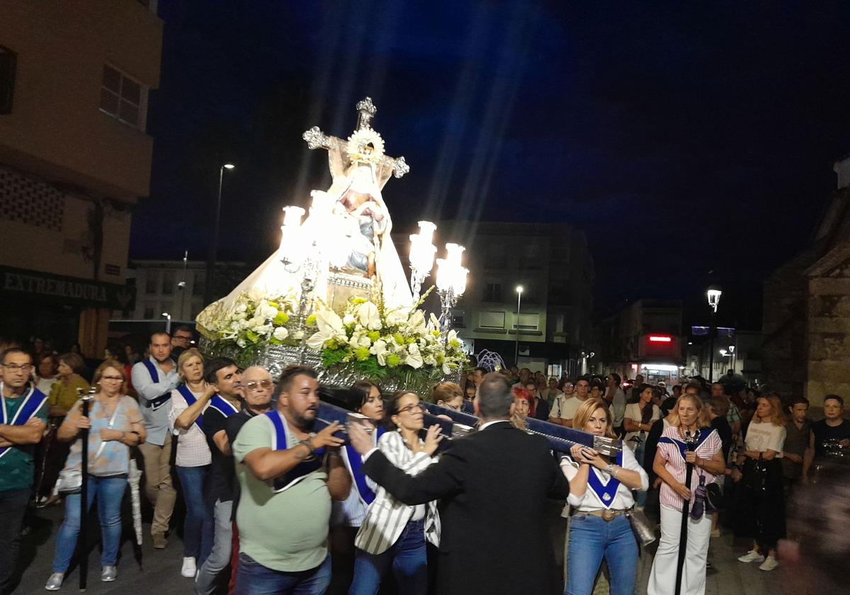 Regreso de la imagen de la patrona a la ermita