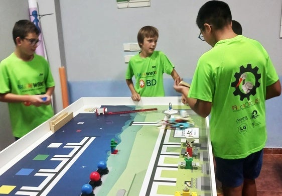 Cinco equipos formados por jóvenes de la zona en la final de la Word Robot Olympiad