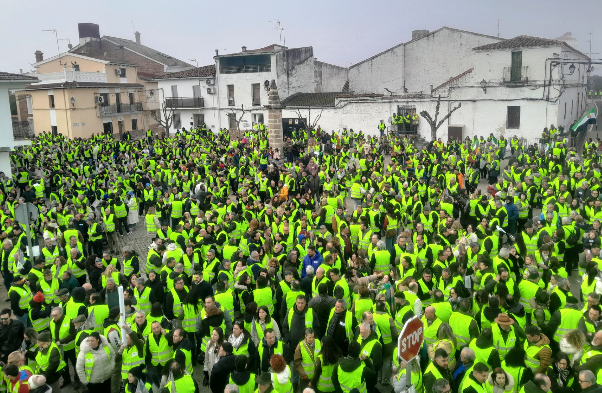 Ambiente en la plaza de Almaraz durante la manifestación de primeros de año
