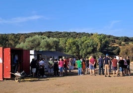 Explicaciones a los visitantes por parte de restauradores y arqueólogos