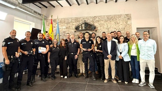 Los policías que colaboraron en las tareas de emergencia por la DANA reciben un reconocimiento