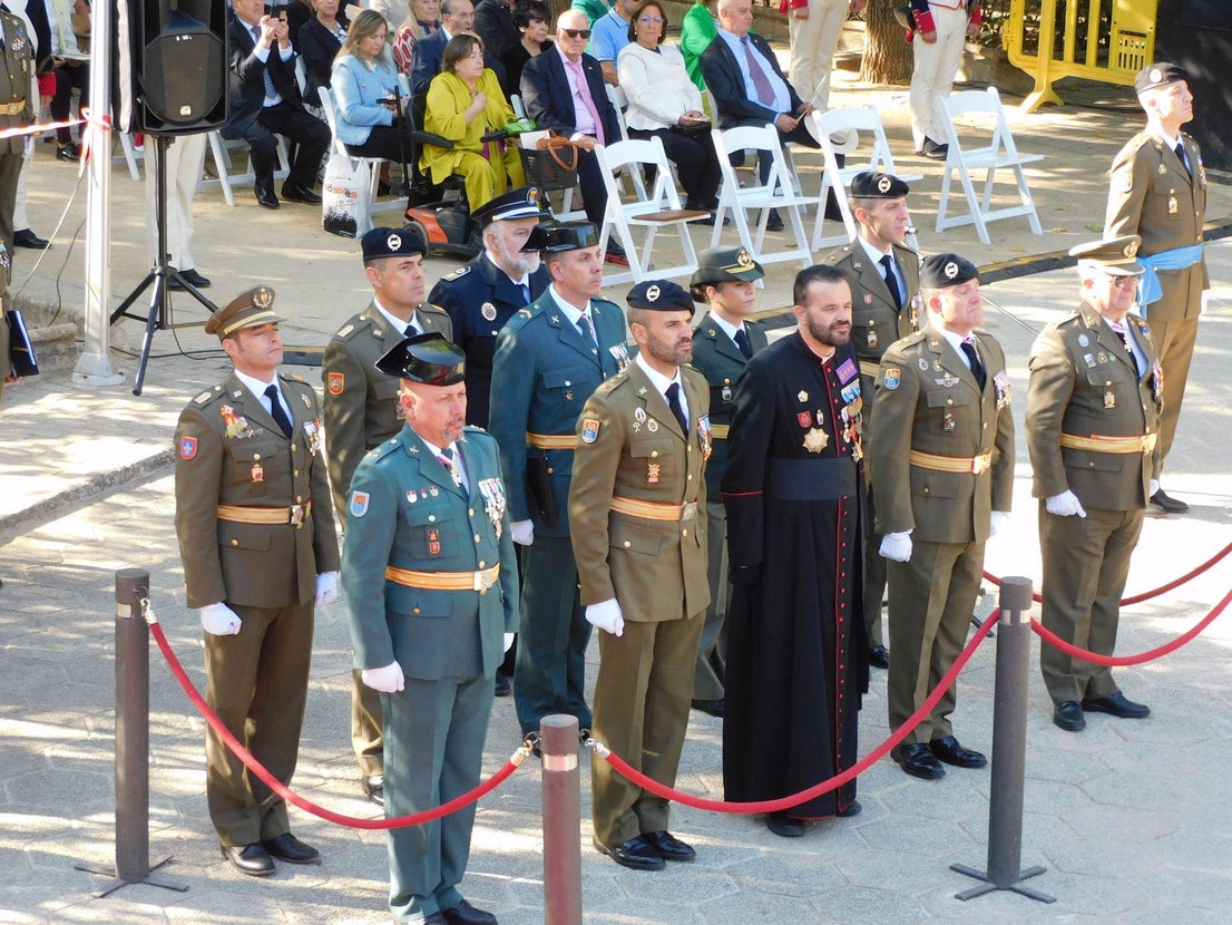 Unos 200 'jurandos' protagonizan una emotiva jura de bandera para personal civil