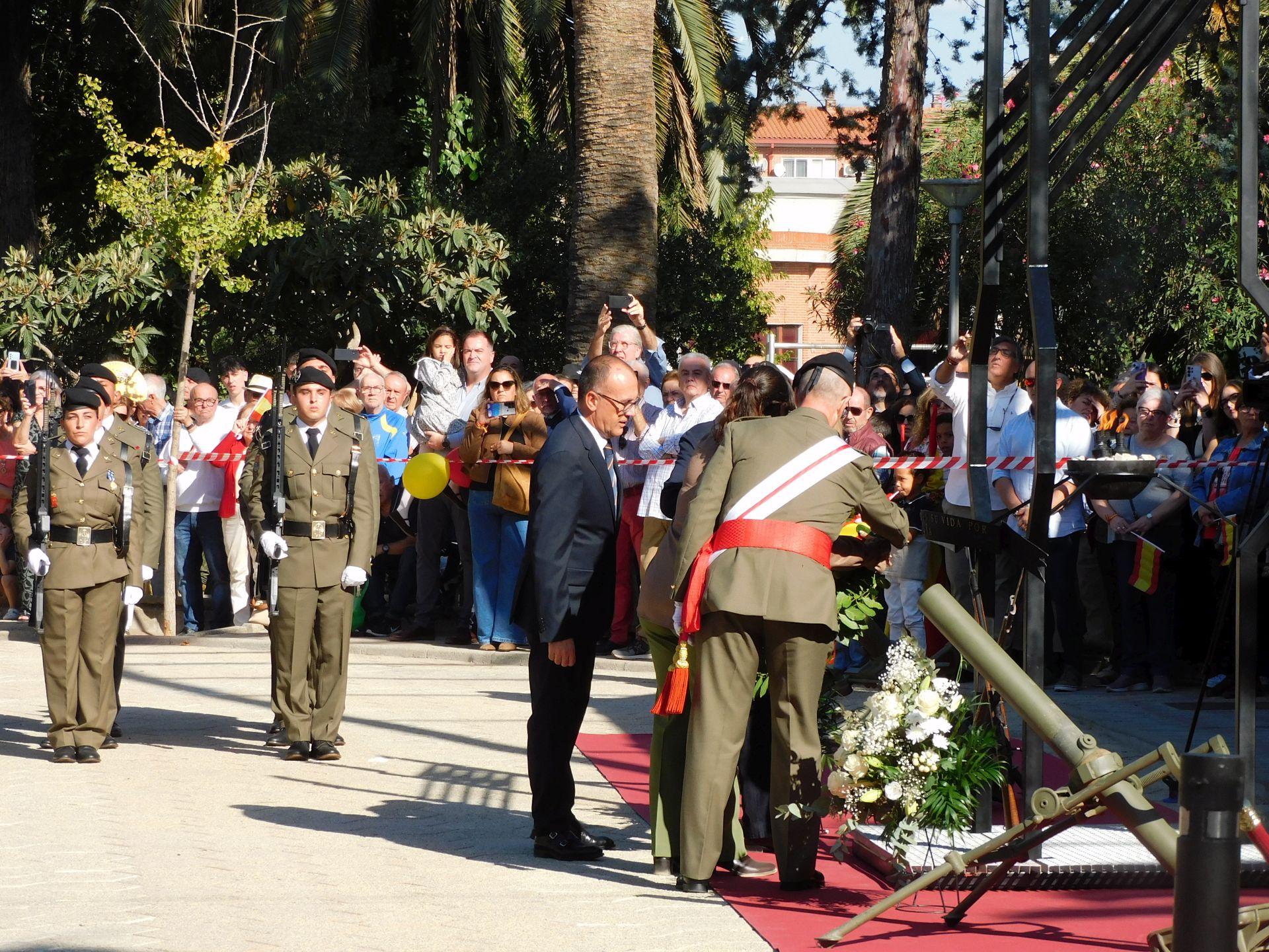 Unos 200 'jurandos' protagonizan una emotiva jura de bandera para personal civil